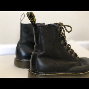 Dr Martens boots (black)
